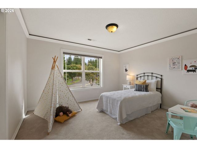 2975 Se CLEVELAND Dr, Gresham, OR 97080