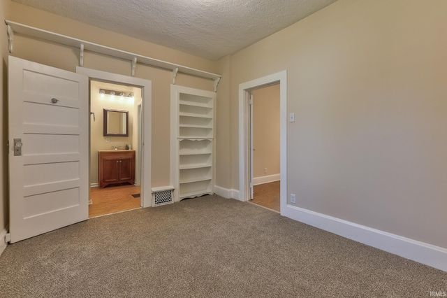 2043 E Riverside Drive, Evansville, IN 47714