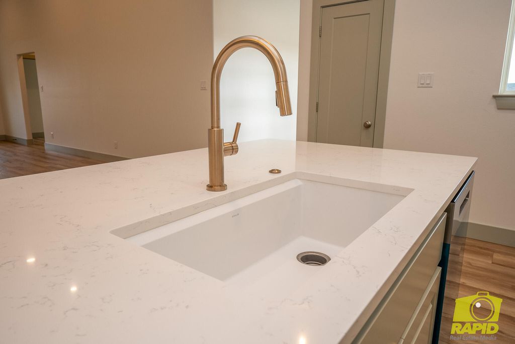Image 12 of property listing at 5421 Riviera Lane, San Angelo, TX 76904