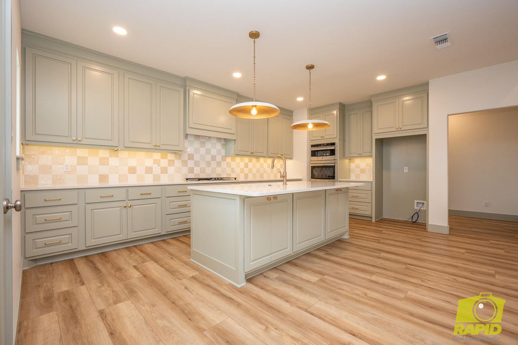 Image 9 of property listing at 5421 Riviera Lane, San Angelo, TX 76904