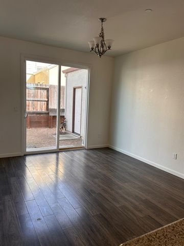 2432 Boxwood St, Sacramento, CA 95815