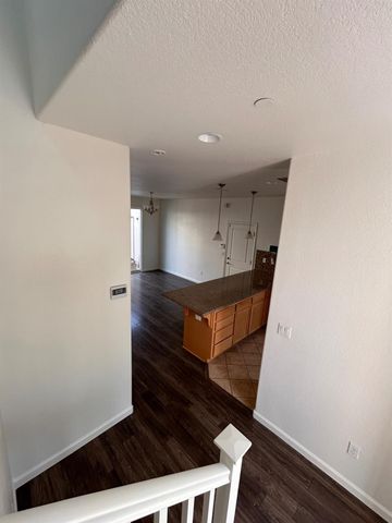 2432 Boxwood St, Sacramento, CA 95815