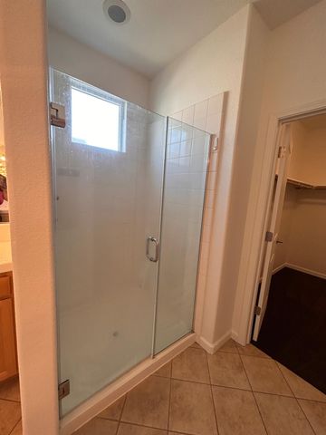 2432 Boxwood St, Sacramento, CA 95815