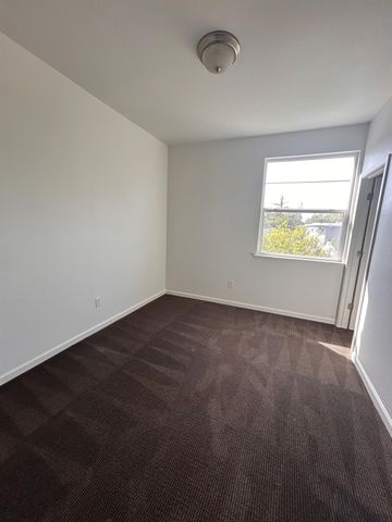 2432 Boxwood St, Sacramento, CA 95815