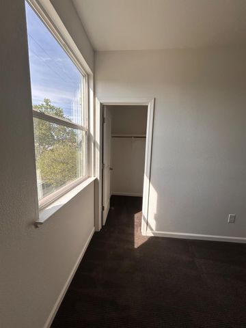 2432 Boxwood St, Sacramento, CA 95815