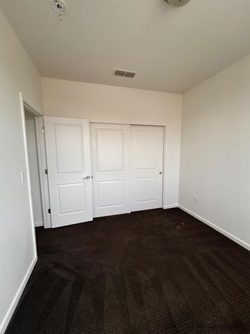 2432 Boxwood St, Sacramento, CA 95815