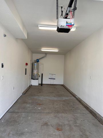 2432 Boxwood St, Sacramento, CA 95815