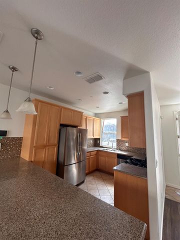 2432 Boxwood St, Sacramento, CA 95815