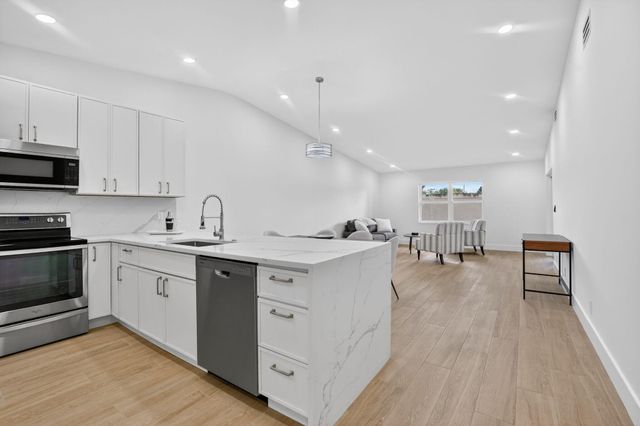 8188 Summerbreeze Lane, Boca Raton, FL 33496