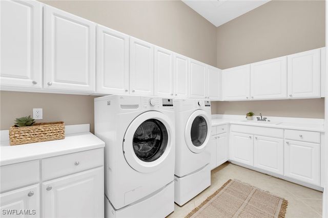 7116 Lemuria CIR 403, Naples, FL 34109