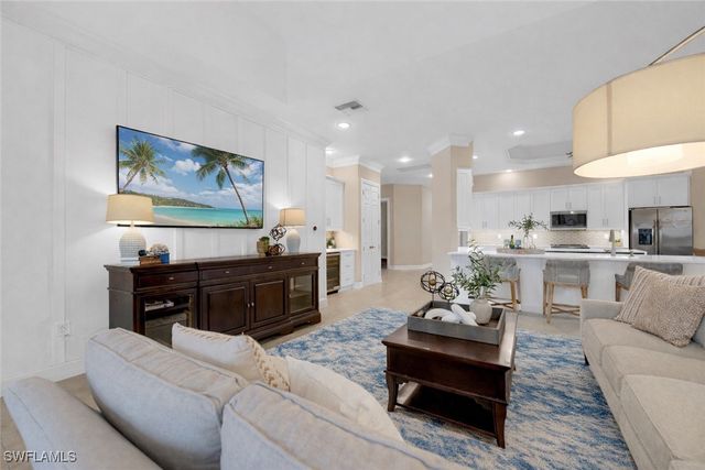 7116 Lemuria CIR 403, Naples, FL 34109