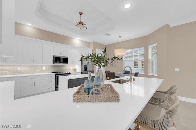 7116 Lemuria CIR 403, Naples, FL 34109