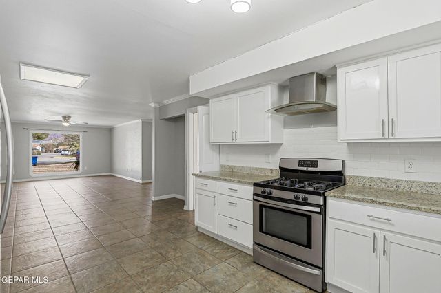 608 Las Olas Court, El Paso, TX 79932