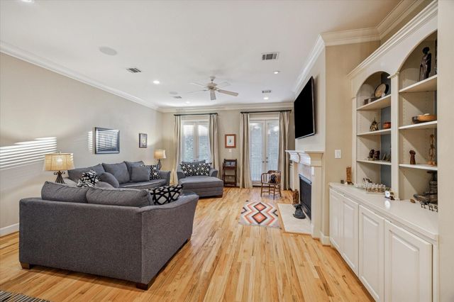 303 Birdsall Street A, Houston, TX 77007