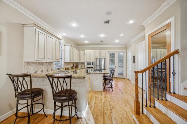 303 Birdsall Street A, Houston, TX 77007