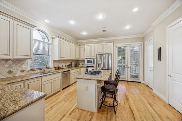 303 Birdsall Street A, Houston, TX 77007