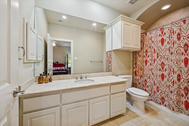 303 Birdsall Street A, Houston, TX 77007