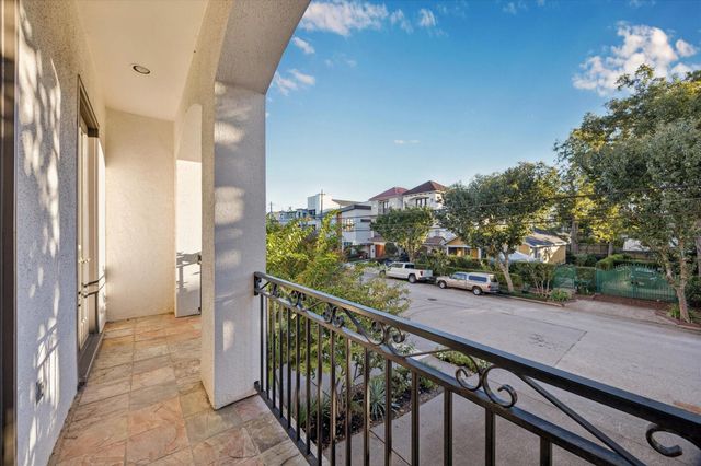 303 Birdsall Street A, Houston, TX 77007