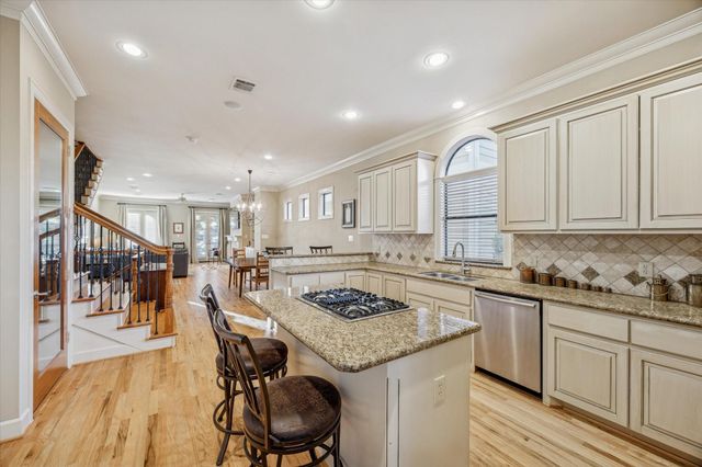 303 Birdsall Street A, Houston, TX 77007