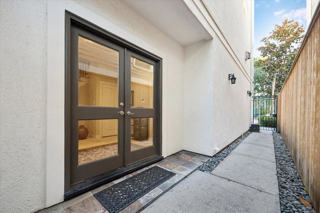 303 Birdsall Street A, Houston, TX 77007