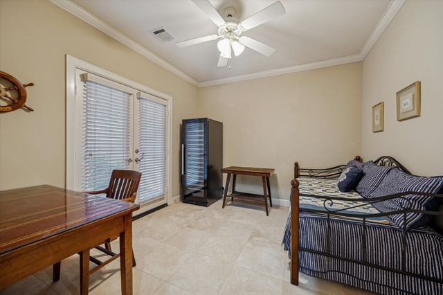 303 Birdsall Street A, Houston, TX 77007