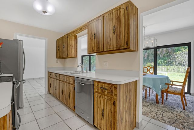 11078 Oak Way Circle, Palm Beach Gardens, FL 33410