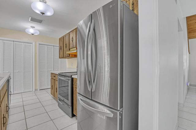 11078 Oak Way Circle, Palm Beach Gardens, FL 33410