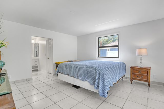 11078 Oak Way Circle, Palm Beach Gardens, FL 33410