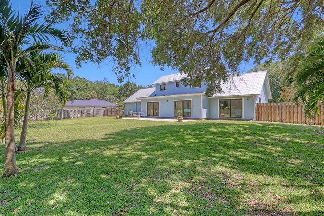 11078 Oak Way Circle, Palm Beach Gardens, FL 33410