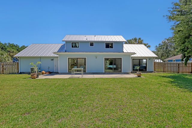 11078 Oak Way Circle, Palm Beach Gardens, FL 33410