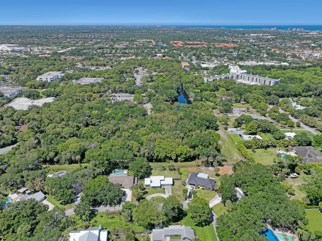 11078 Oak Way Circle, Palm Beach Gardens, FL 33410