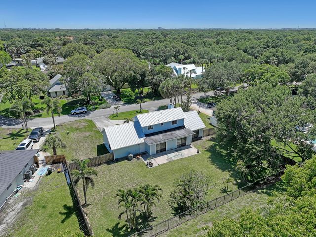 11078 Oak Way Circle, Palm Beach Gardens, FL 33410