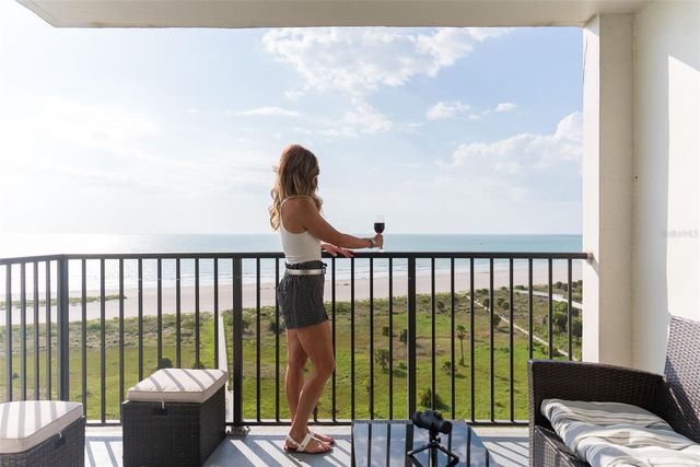 1230 GULF BLVD 1204, Clearwater, FL 33767