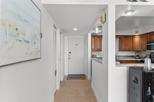 1230 GULF BLVD 1204, Clearwater, FL 33767