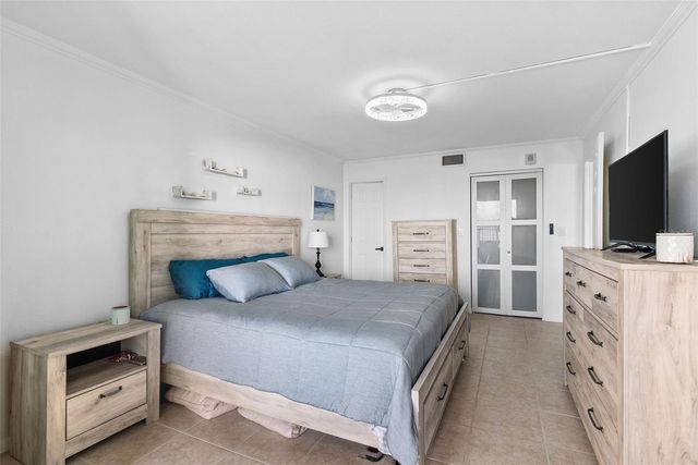 1230 GULF BLVD 1204, Clearwater, FL 33767