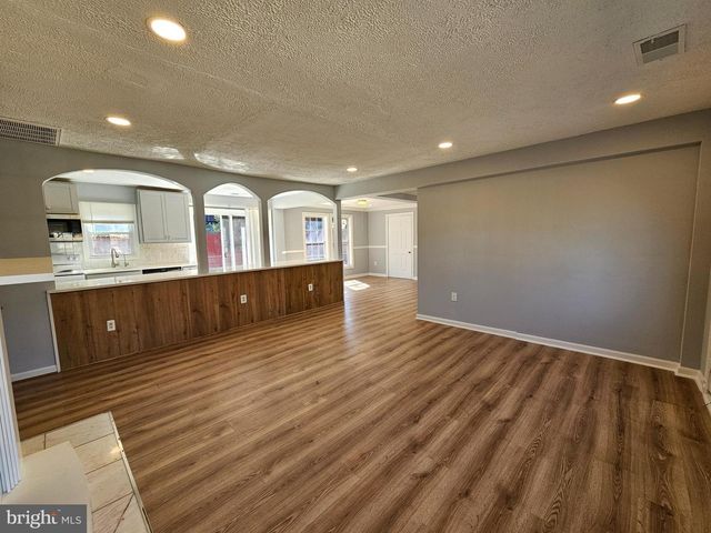 1717 VARSITY DR, Woodbridge, VA 22191