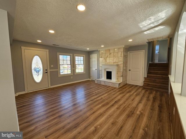 1717 VARSITY DR, Woodbridge, VA 22191