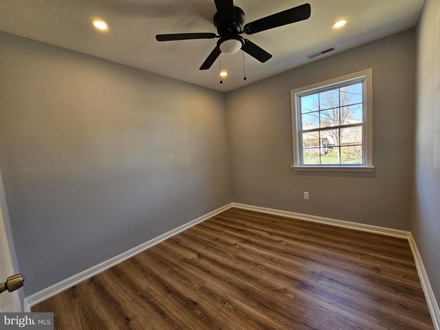 1717 VARSITY DR, Woodbridge, VA 22191