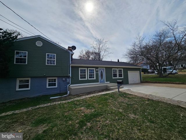 1717 VARSITY DR, Woodbridge, VA 22191