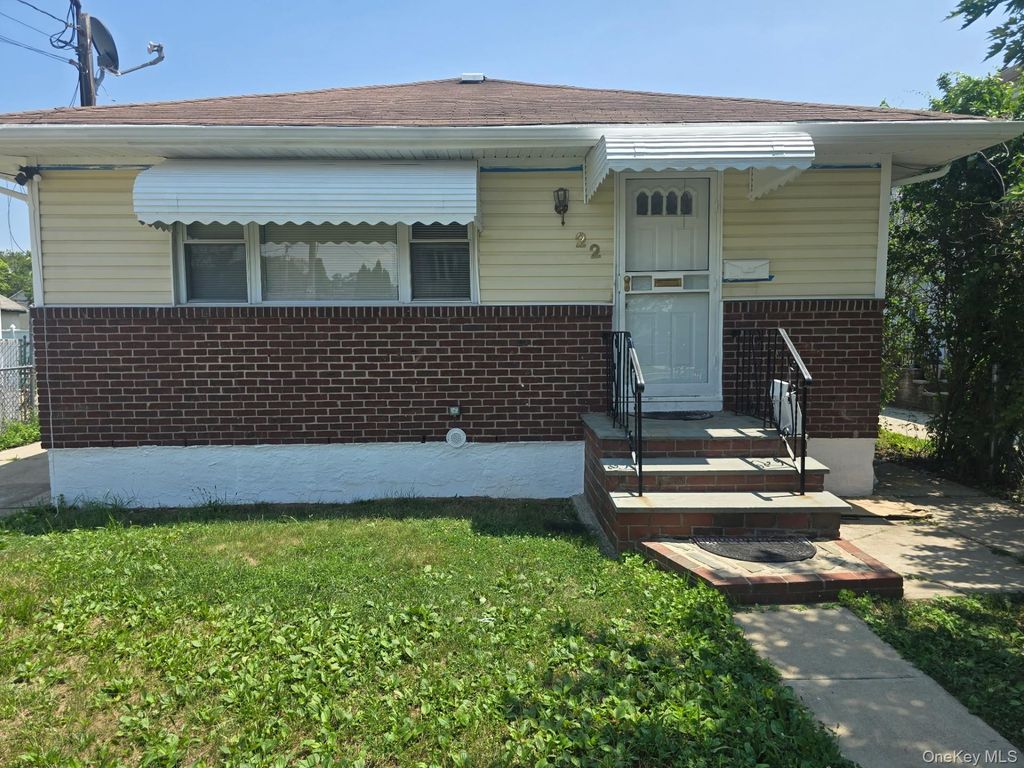 22 Mason Street, Hempstead, NY 11550 — exterior