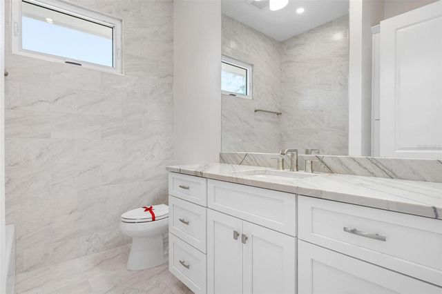 4819 HIGEL AVENUE, Sarasota, FL 34242
