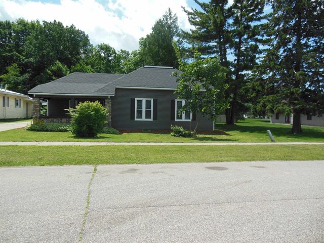125 W Oak Street, Harrison, MI 48625