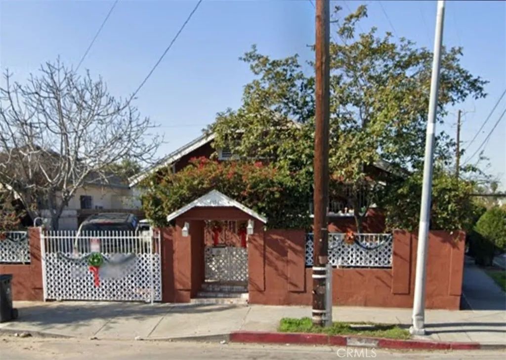 4151 Compton Avenue, Los Angeles, CA 90011