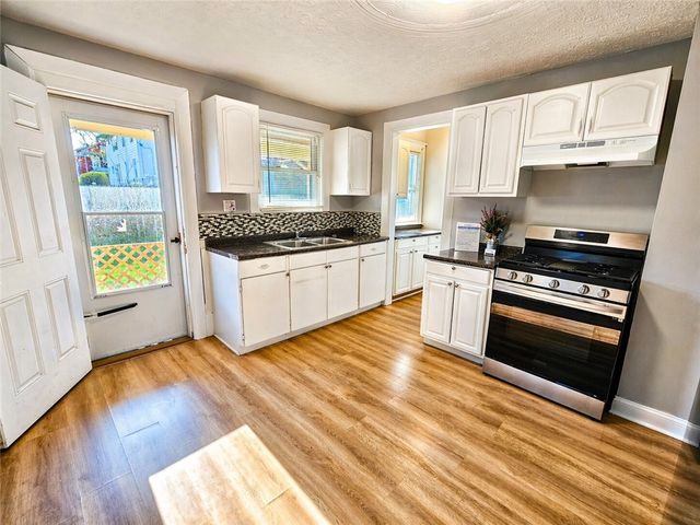 18 Lakeview, Rochester, NY 14613