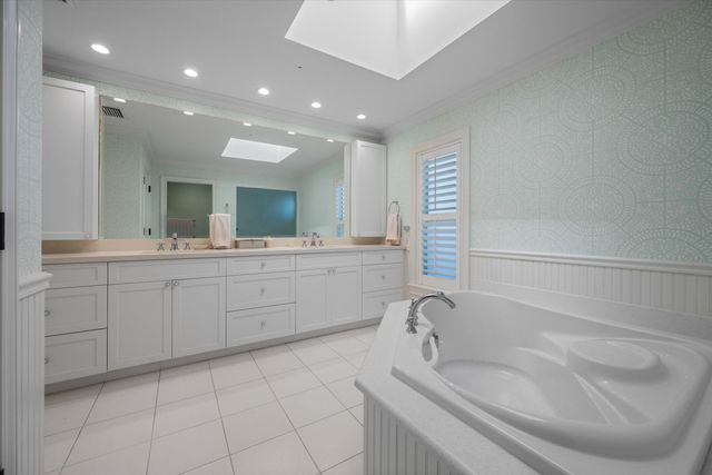 200 Birkdale Lane, Jupiter, FL 33458