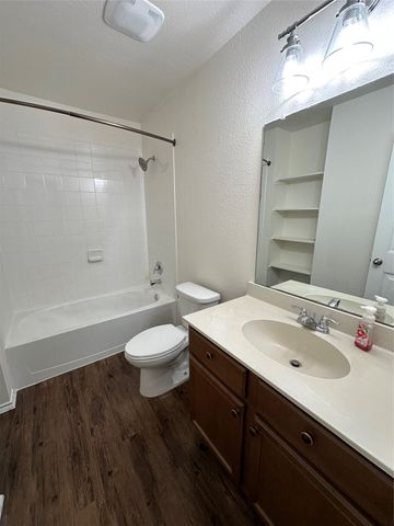 2520 Old Farm Drive, Seagoville, TX 75159