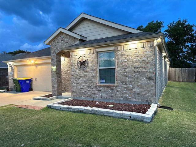 2520 Old Farm Drive, Seagoville, TX 75159