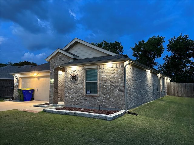 2520 Old Farm Drive, Seagoville, TX 75159