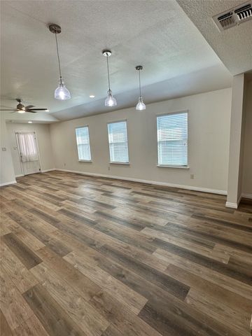 2520 Old Farm Drive, Seagoville, TX 75159