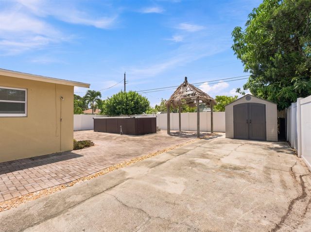 708 HILLCREST Boulevard, West Palm Beach, FL 33405